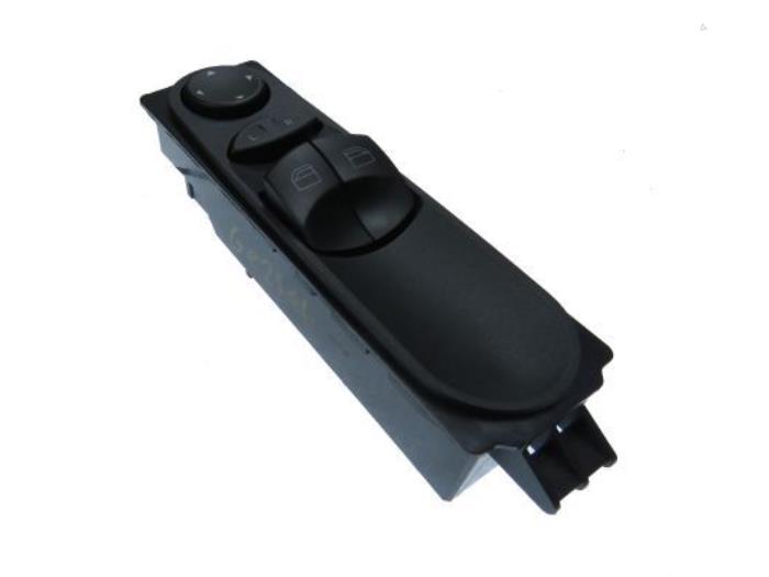 Nuevos Interruptor combinado de ventanillas Mercedes Sprinter Precio € 44,47 IVA incluido ofrecido por Binckhorst BV