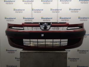 Used Front bumper Peugeot 807 2.0 16V Price € 135,45 Margin scheme offered by Binckhorst BV