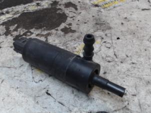 Usados Bomba de rociador de faro Mercedes A (W176) 1.6 A-180 16V Precio € 15,75 Norma de margen ofrecido por Binckhorst BV