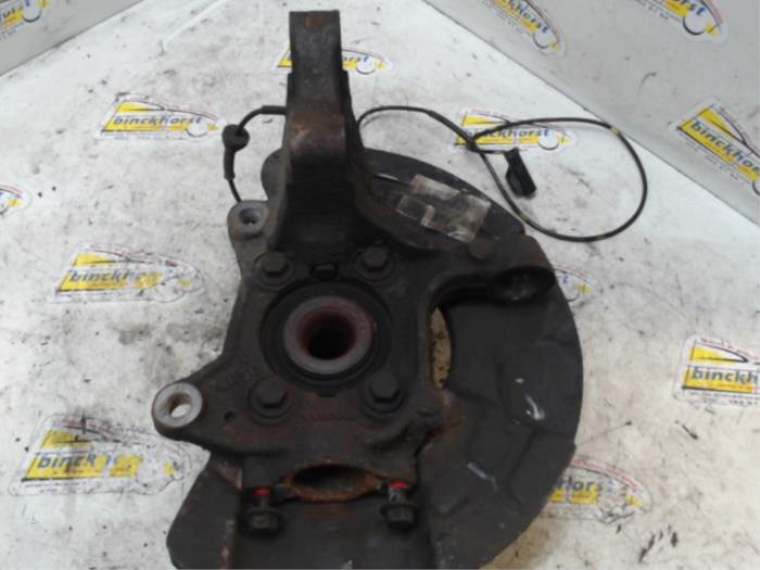 Spindel, höger fram från en Volvo XC90 I 2.4 D5 20V 2005