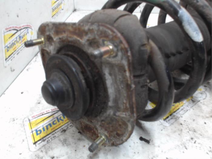 Stötdämparstång, höger fram från en Volvo XC90 I 2.4 D5 20V 2005