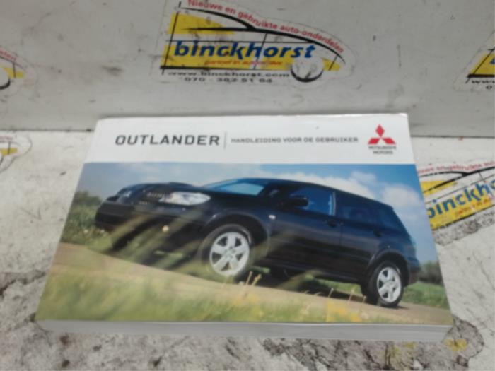 Instruction Booklet from a Mitsubishi Outlander (CU) 2.0 16V 4x2 2007