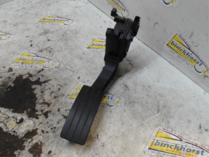 Używane Pedal gazu Smart Forfour (453) 1.0 12V Cena € 26,25 Procedura marży oferowane przez Binckhorst BV