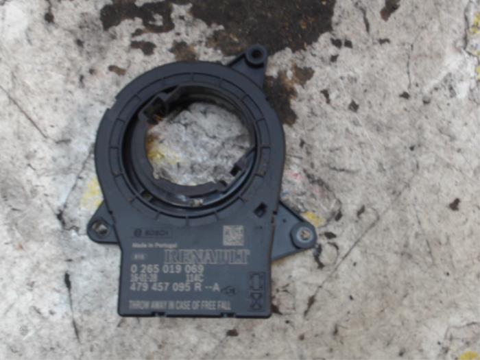 Usados Sensor de ángulo de dirección Smart Forfour (453) 1.0 12V Precio € 26,25 Norma de margen ofrecido por Binckhorst BV