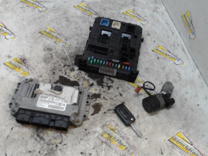 Used Ignition lock + computer Peugeot 307 Break (3E) 1.6 16V Price € 157,50 Margin scheme offered by Binckhorst BV