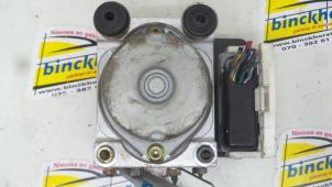 Bloc ABS d'un Mitsubishi Outlander (CU) 2.0 16V 4x4 2005