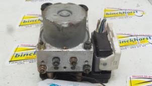 Bloc ABS d'un Mitsubishi Outlander (CU) 2.0 16V 4x4 2005