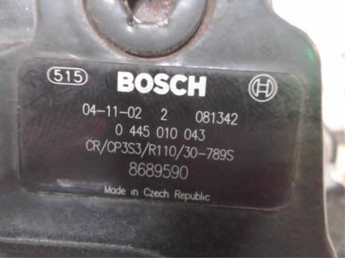 Dieselpump från en Volvo XC90 I 2.4 D5 20V 2005
