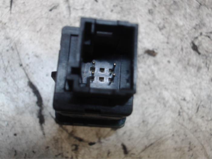 PDC switch from a Citroën C4 Picasso (UD/UE/UF) 2.0 16V Autom. 2008