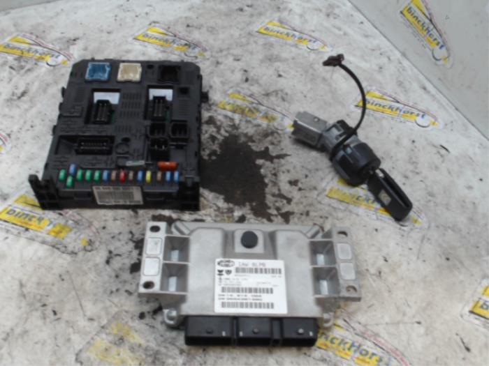 Used Ignition lock + computer Citroen C4 Picasso (UD/UE/UF) 2.0 16V Autom. Price € 131,25 Margin scheme offered by Binckhorst BV