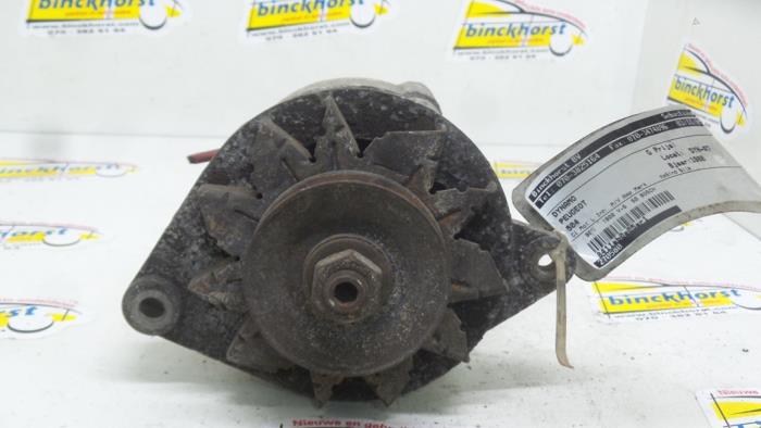 Begagnade Dynamo Peugeot 504 Pris € 36,75 Marginaltabell erbjuds av Binckhorst BV