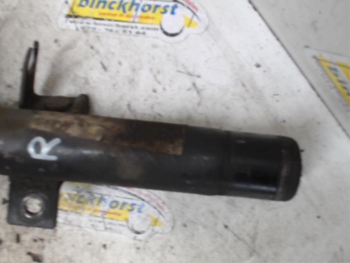 Front shock absorber rod, right from a Ford Ka I 1.3i 2000