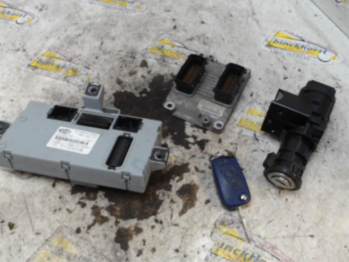Used Ignition lock + computer Fiat Stilo (192A/B) 1.4 16V Price € 105,00 Margin scheme offered by Binckhorst BV
