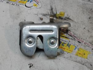 Used Tailgate lock mechanism Toyota Starlet (EP9) 1.3,XLi,GLi 16V Price € 15,75 Margin scheme offered by Binckhorst BV