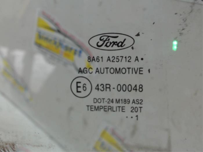 Türscheibe 4-türig rechts hinten van een Ford Fiesta 6 (JA8) 1.25 16V 2011