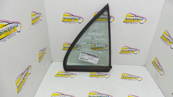 Usados Ventanilla triangular derecha detrás Mitsubishi Galant (E5/E7/E8) 1.8i,GLi,GLSi 16V Precio € 26,25 Norma de margen ofrecido por Binckhorst BV