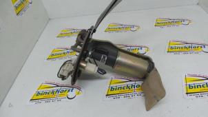 Usados Bomba eléctrica de combustible Mitsubishi Galant (E5/E7/E8) 1.8i,GLi,GLSi 16V Precio € 36,75 Norma de margen ofrecido por Binckhorst BV