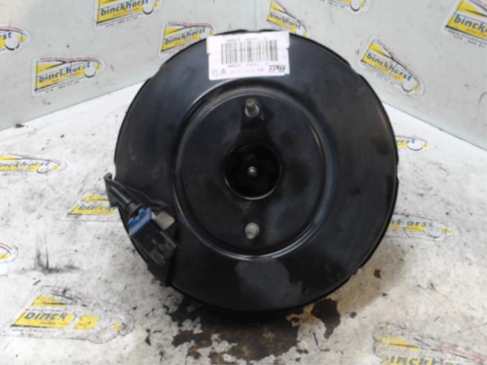 Usagé Servo frein Peugeot 208 I (CA/CC/CK/CL) 1.2 Vti 12V PureTech 82 Prix € 47,25 Règlement à la marge proposé par Binckhorst BV