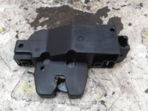 Used Tailgate lock mechanism Peugeot 607 (9D/U) 2.2 16V Price € 21,00 Margin scheme offered by Binckhorst BV
