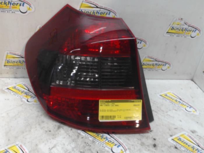 Taillight, left from a BMW 1 serie (E87/87N) 120i 16V 2005