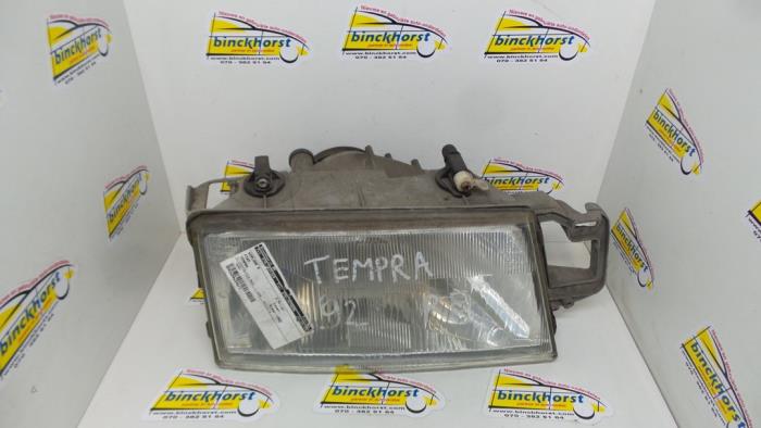 Używane Reflektor prawy Fiat Tempra Cena € 31,50 Procedura marży oferowane przez Binckhorst BV