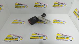 Usagé Insertion ceinture de sécurité avant droite Chevrolet Aveo (256) 1.4 16V Prix € 36,75 Règlement à la marge proposé par Binckhorst BV