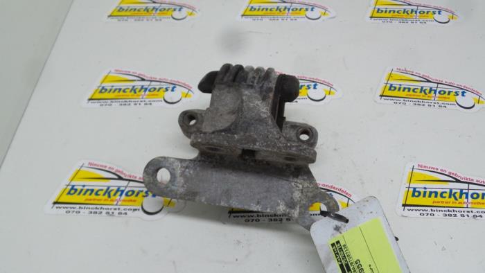 Used Engine mount Mazda 121 (JA/JB) 1.25i 16V Price € 15,75 Margin scheme offered by Binckhorst BV