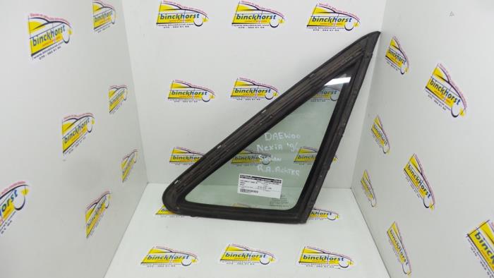 Usados Ventanilla triangular derecha detrás Daewoo Nexia 1.5 GLX,GTX 16V Precio € 26,25 Norma de margen ofrecido por Binckhorst BV