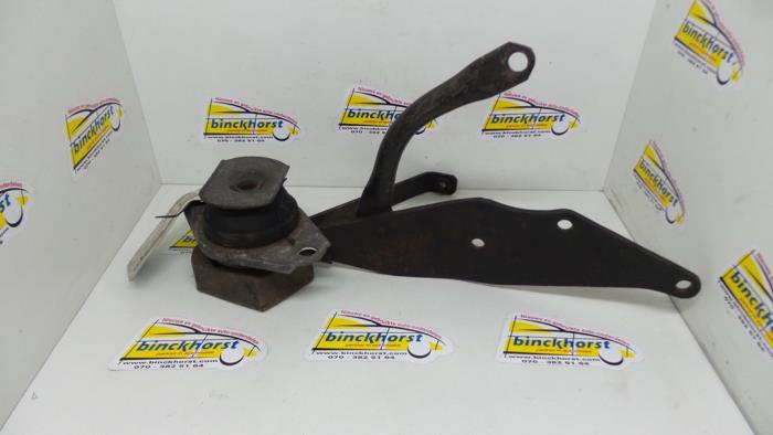 Usagé Support moteur Alfa Romeo 155 (167) 1.9 D Turbo Prix € 15,75 Règlement à la marge proposé par Binckhorst BV
