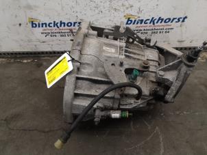 Używane Skrzynia biegów Renault Espace (JK) 2.0 16V Turbo Cena € 341,25 Procedura marży oferowane przez Binckhorst BV