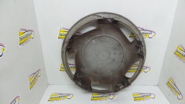 Wheel cover (spare) from a Toyota Carina II (T17) 1.6 XLi 16V 1991