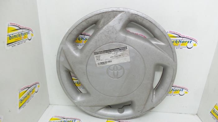Wheel cover (spare) from a Toyota Carina II (T17) 1.6 XLi 16V 1991
