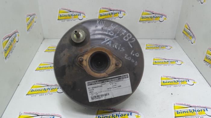 Usagé Assistant de freinage Toyota Yaris (P1) 1.0 16V VVT-i Prix € 26,25 Règlement à la marge proposé par Binckhorst BV
