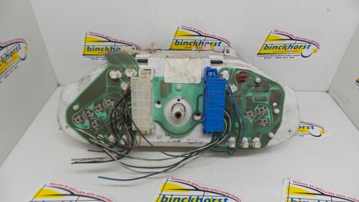 Panel de instrumentación de un Ford Escort 6 (AAL/ABL) 1.8 16V 1997