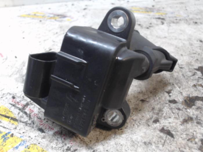 Ignition coil from a Mercedes-Benz A (W176) 1.6 A-180 16V 2014