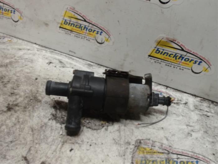Begagnade Extra vattenpump Renault Espace (JK) 2.0 16V Turbo Pris € 36,75 Marginaltabell erbjuds av Binckhorst BV