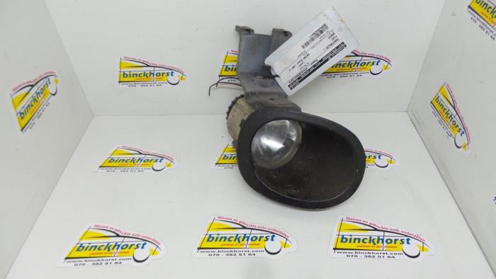 Używane Halogen lewy Fiat Bravo (182A) 1.4 S,SX 12V Cena € 10,50 Procedura marży oferowane przez Binckhorst BV