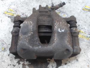 Used Front brake calliper, left Peugeot 308 (4A/C) 1.6 VTI 16V Price € 26,25 Margin scheme offered by Binckhorst BV