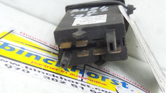 Rear window heating switch from a Audi A6 (C4) 2.6 V6 1995