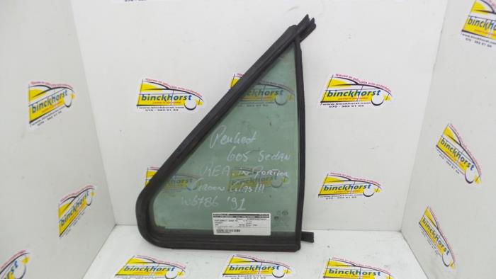 Usados Ventanilla triangular derecha detrás Peugeot 605 (6B) 3.0 SV Precio € 31,50 Norma de margen ofrecido por Binckhorst BV