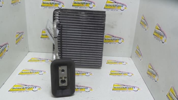 Usagé Radiateur clim Peugeot 407 (6C/J) 2.2 16V Prix € 63,00 Règlement à la marge proposé par Binckhorst BV