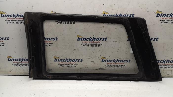 Zusätzliches Fenster 4-türig rechts hinten van een Opel Astra F Caravan (51/52) 1.4i GL/Club/GLS 1992
