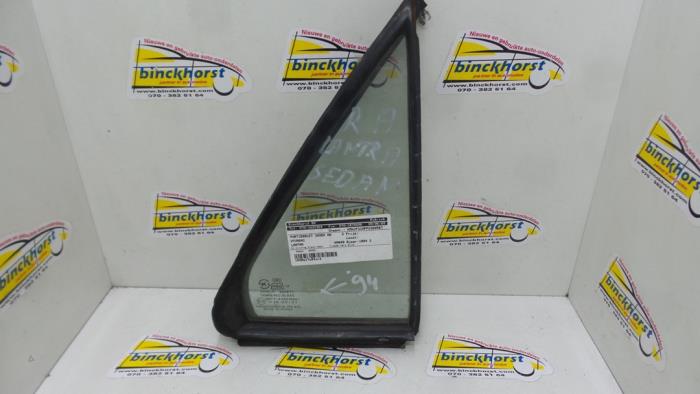 Usados Ventanilla triangular derecha detrás Hyundai Lantra/Elantra II 1.8i GT 16V Precio € 26,25 Norma de margen ofrecido por Binckhorst BV