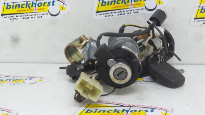 Używane Stacyjka + Kluczyk Rover 200 (RF) 216 Si 1.6 16V Cena € 42,00 Procedura marży oferowane przez Binckhorst BV