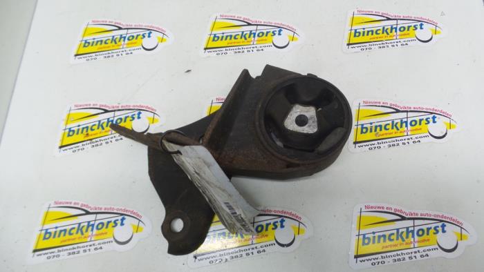 Used Engine mount Chrysler Voyager/Grand Voyager 3.3i V6 Price € 21,00 Margin scheme offered by Binckhorst BV