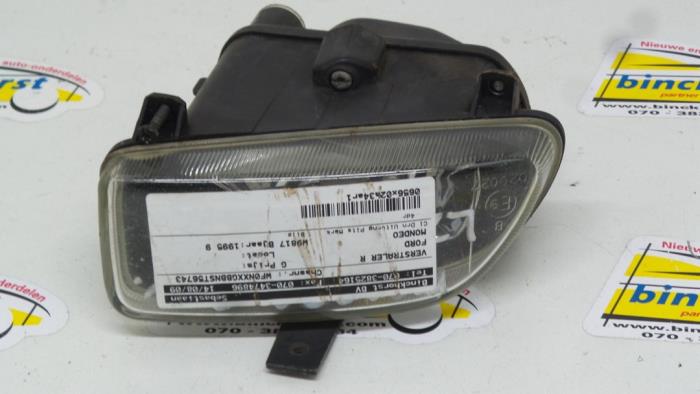 Używane Halogen prawy Ford Mondeo I Wagon 1.8i 16V Cena € 10,50 Procedura marży oferowane przez Binckhorst BV