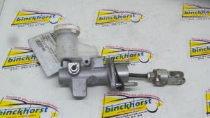 Usados Embrague cilindro maestro Mitsubishi L-200 2.5 DI-D 4x4 Precio € 42,00 Norma de margen ofrecido por Binckhorst BV