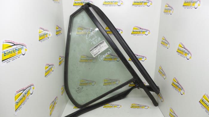 Usados Ventanilla triangular derecha detrás Kia Carens III (FG) 2.0i CVVT 16V Precio € 26,25 Norma de margen ofrecido por Binckhorst BV
