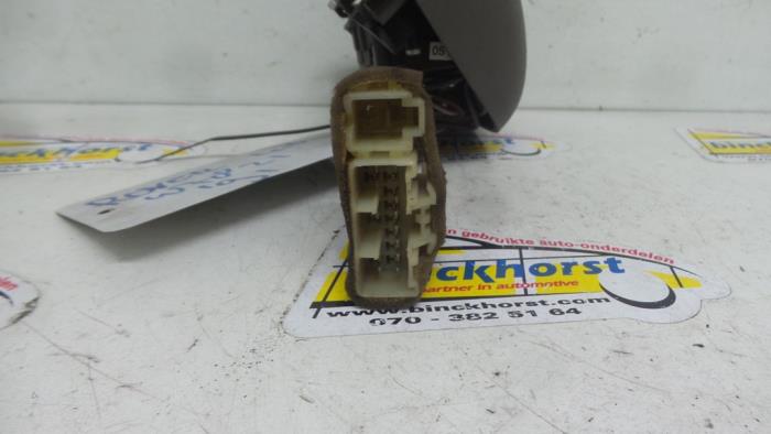 Usados Interruptor de ventanilla eléctrica Rover 400 (XW) 416 GSi/GTi 16V Precio € 15,75 Norma de margen ofrecido por Binckhorst BV