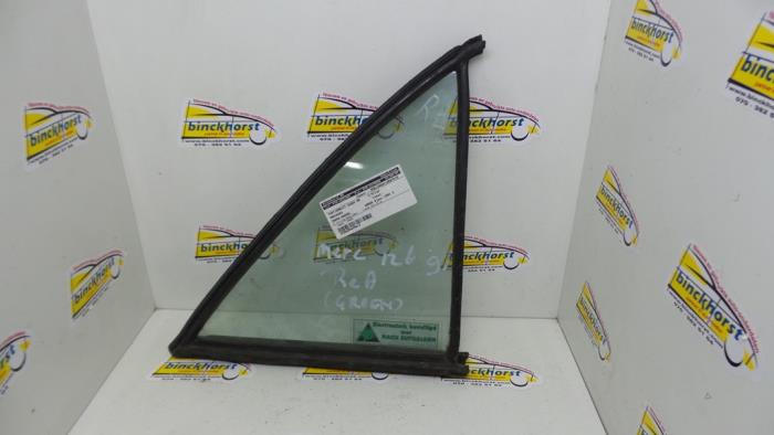 Usados Ventanilla triangular derecha detrás Mercedes S (W126) 300 SE,SEL Precio € 36,75 Norma de margen ofrecido por Binckhorst BV